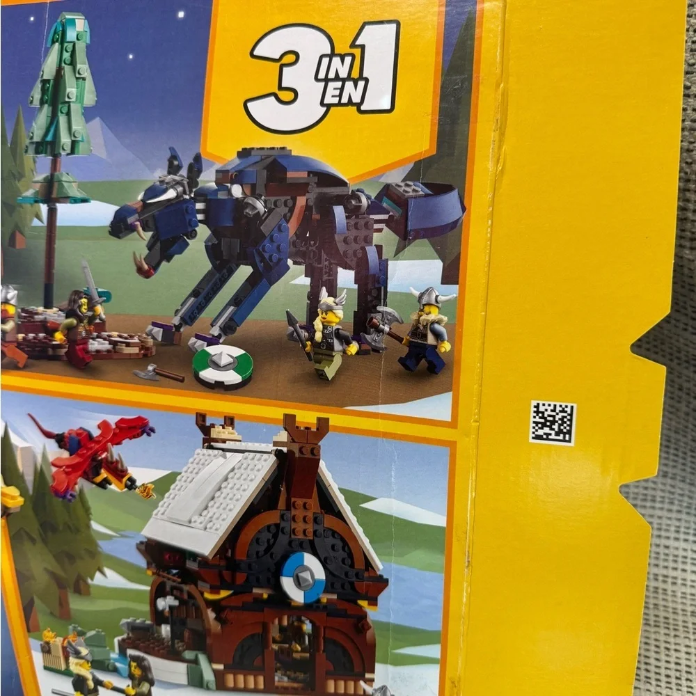 LEGO Creator 3-in-1 Viking Ship and the Midgard Serpent 31132 Open Damaged Box